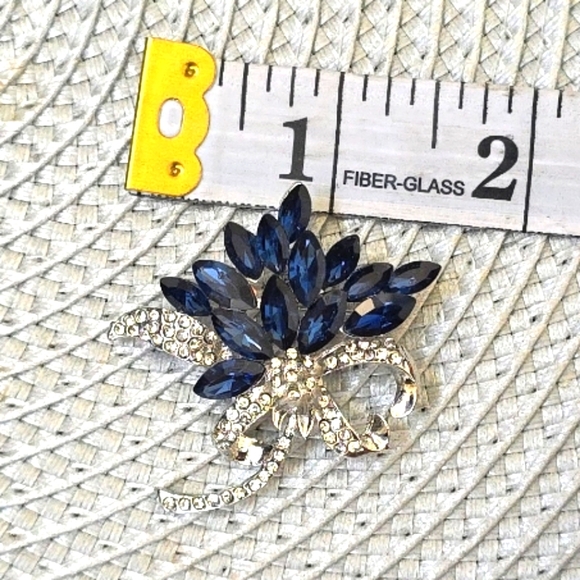 Blue Flower Rhinestone Brooch Pin - Picture 6 of 7